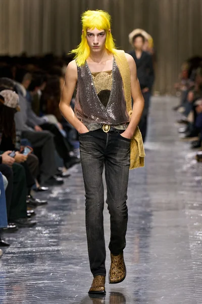Look 3